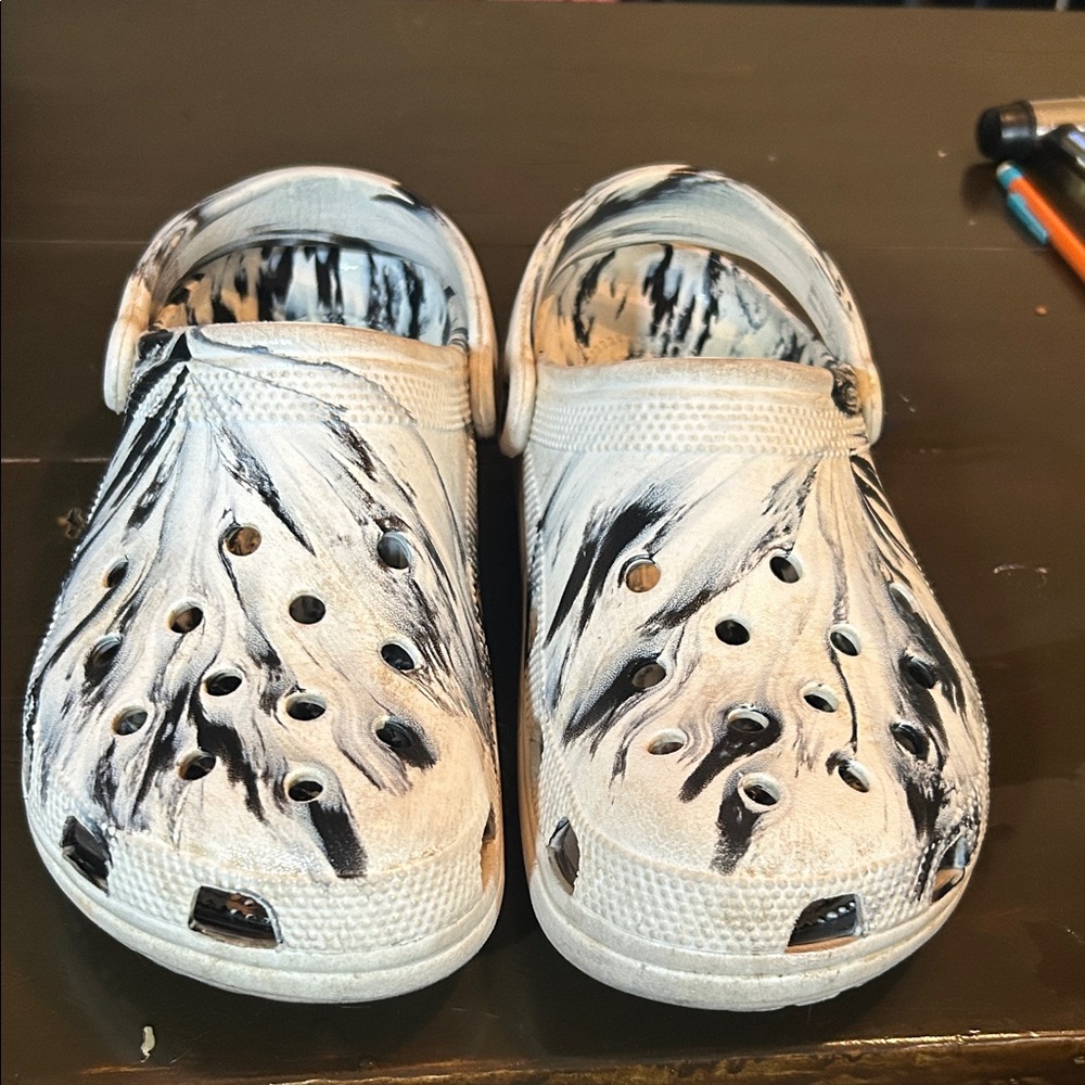 CROCS White and Black Marbled Classic Clog